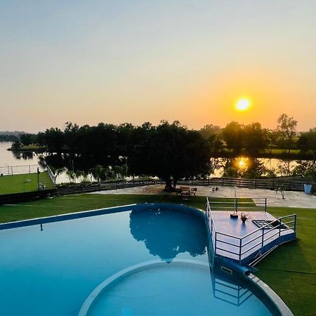 Amigos Lake Resort-Igatpuri, Maharashtra Dış mekan fotoğraf