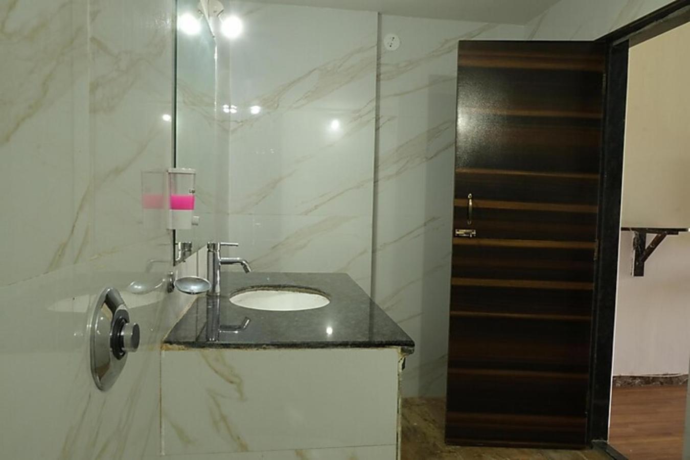 Amigos Lake Resort-Igatpuri, Maharashtra Dış mekan fotoğraf